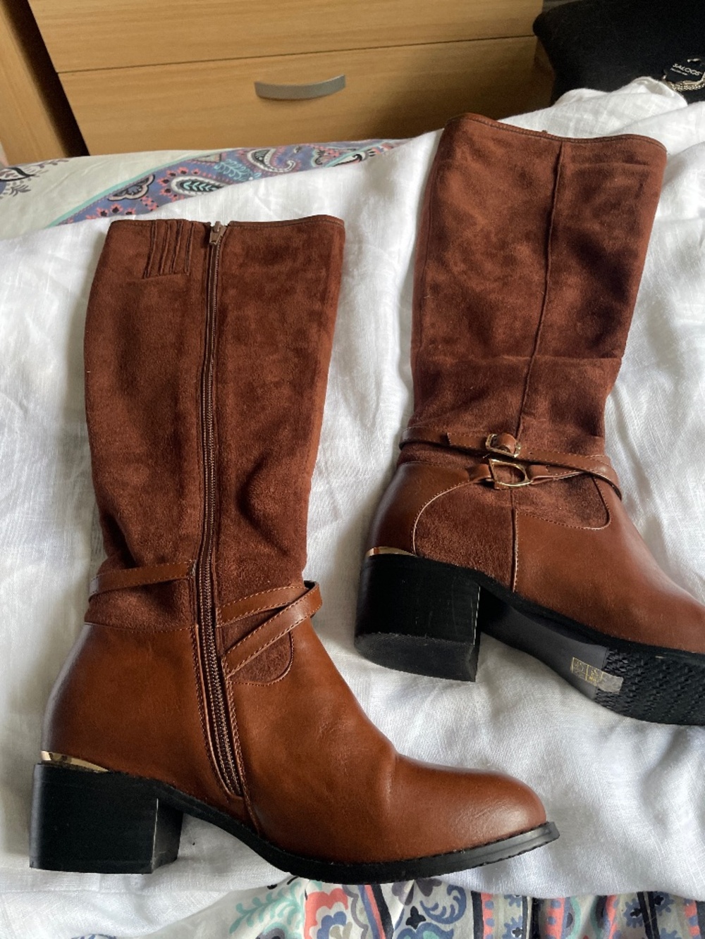 Ladies brown knee length boots